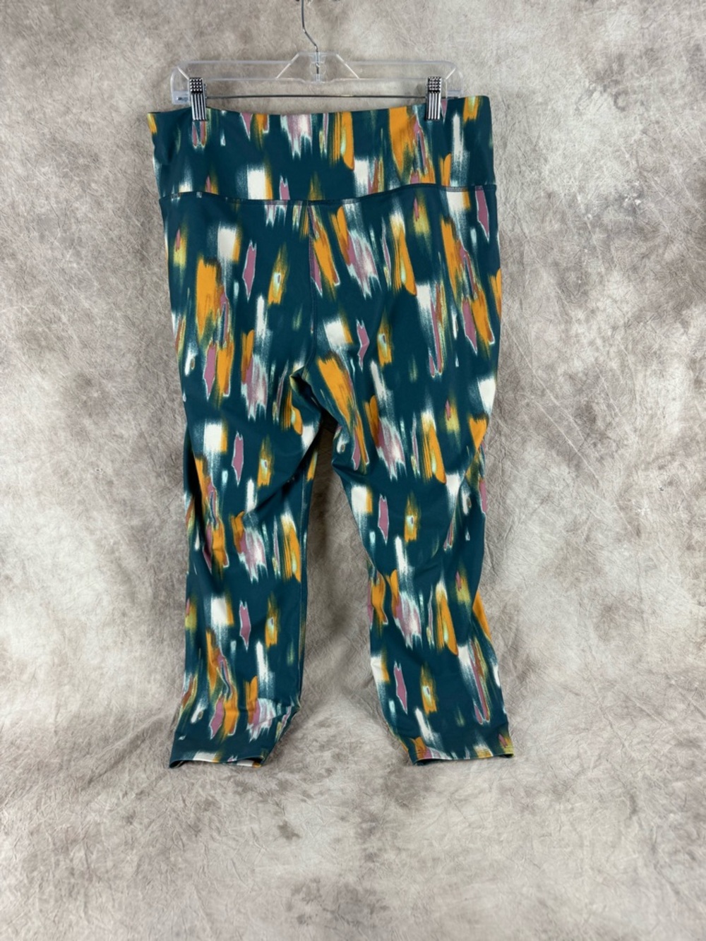 L.L. Bean Teal Abstract-Print Capri Leggings with Mustard & Pink Accents 7/8
